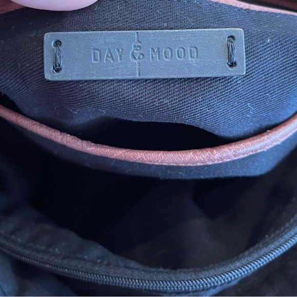 Beautiful! Anthropologie Day & Mood Phoebe leather bag! - Picture 8 of 8